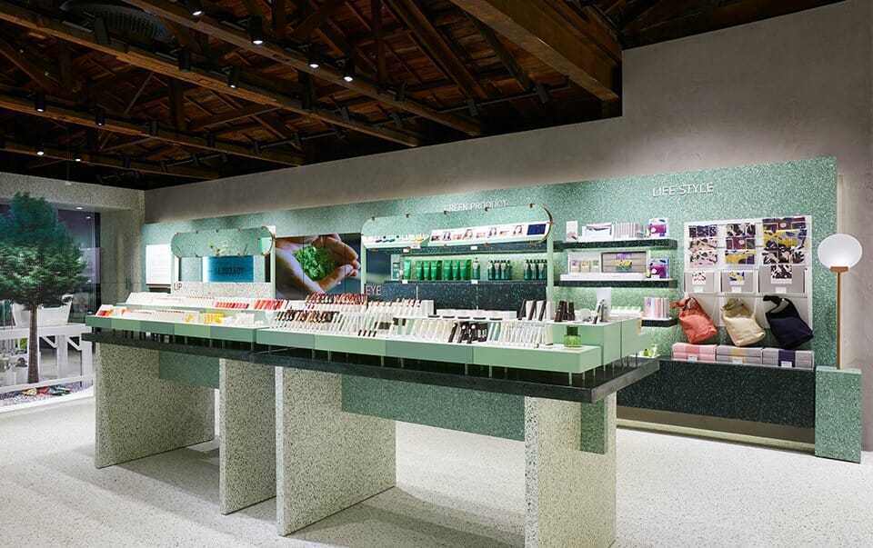 Innisfree Upcycling Store Open in Sogyeok Dong 이니스프리 소격동 공병공간 스토어 1-1-3