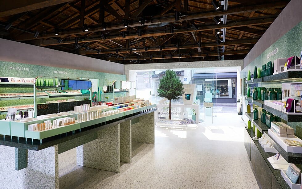 Innisfree Upcycling Store Open in Sogyeok Dong 이니스프리 소격동 공병공간 스토어 1-3-3
