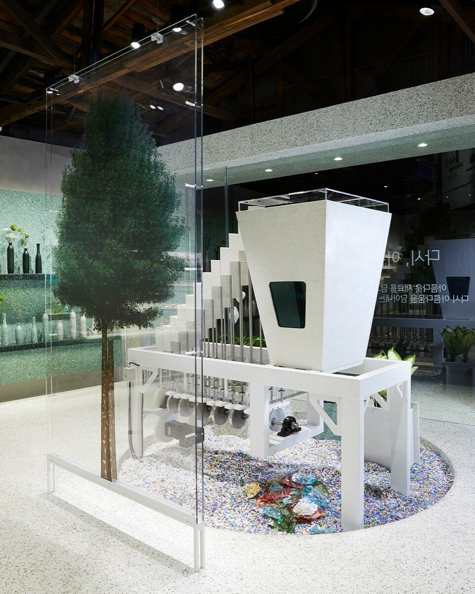Innisfree Upcycling Store Open in Sogyeok Dong 이니스프리 소격동 공병공간 스토어 1-10-2