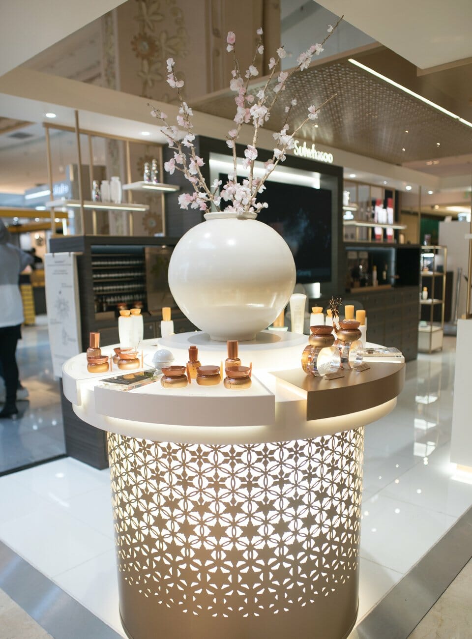 Sulwhasoo to open its first store at Paris’ Galeries Lafayette 설화수 프랑스 라파예뜨 런칭 jpg-4