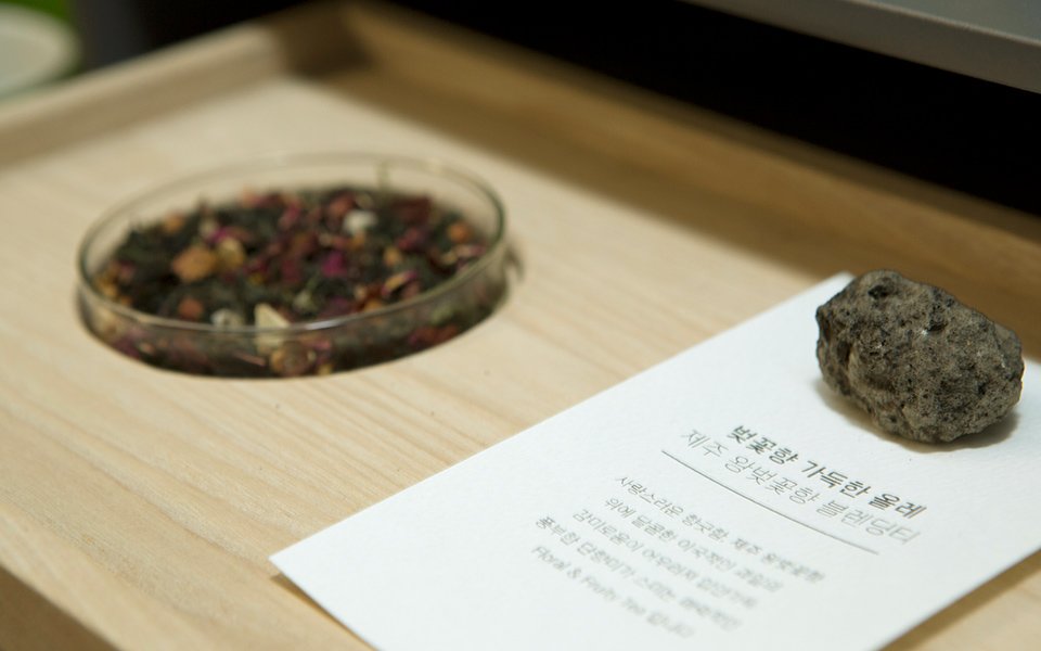 4th Exhibition Osulloc , Tea with a View 오설록, 풍경을 담은 차 140925AmorepacificHss_041copy