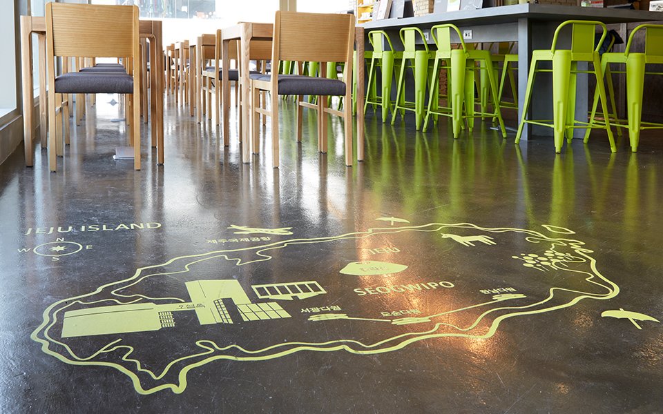 OSULLOC Tea house in HONGIK Univ. 오설록 티하우스 홍대점 image-asset-86