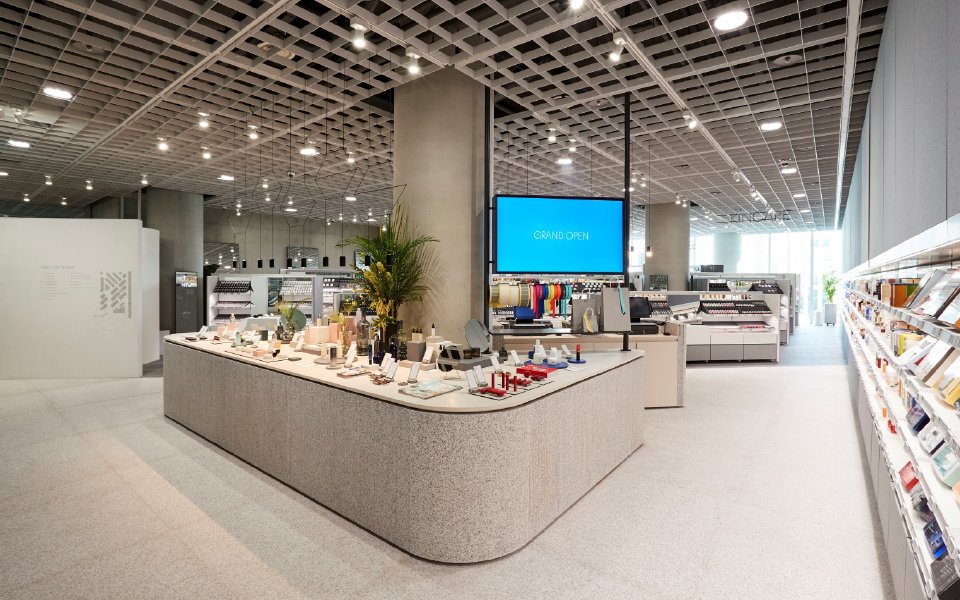 Amore Store by Amorepacific Opens 아모레퍼시픽 아모레 스토어 오픈 image1-105