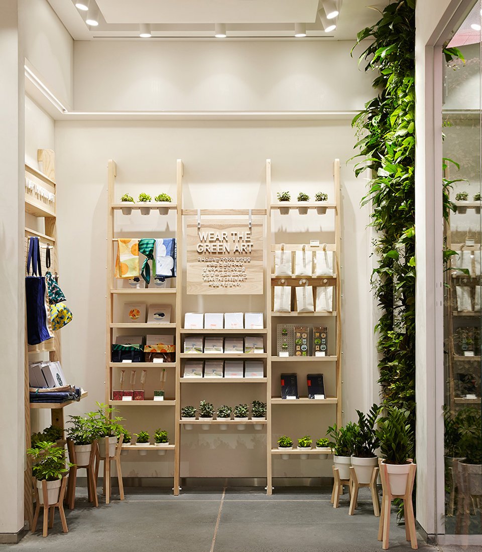 Innisfree Flagship Store Open in Myeongdong 이니스프리 명동 플래그십 스토어 1-14-1