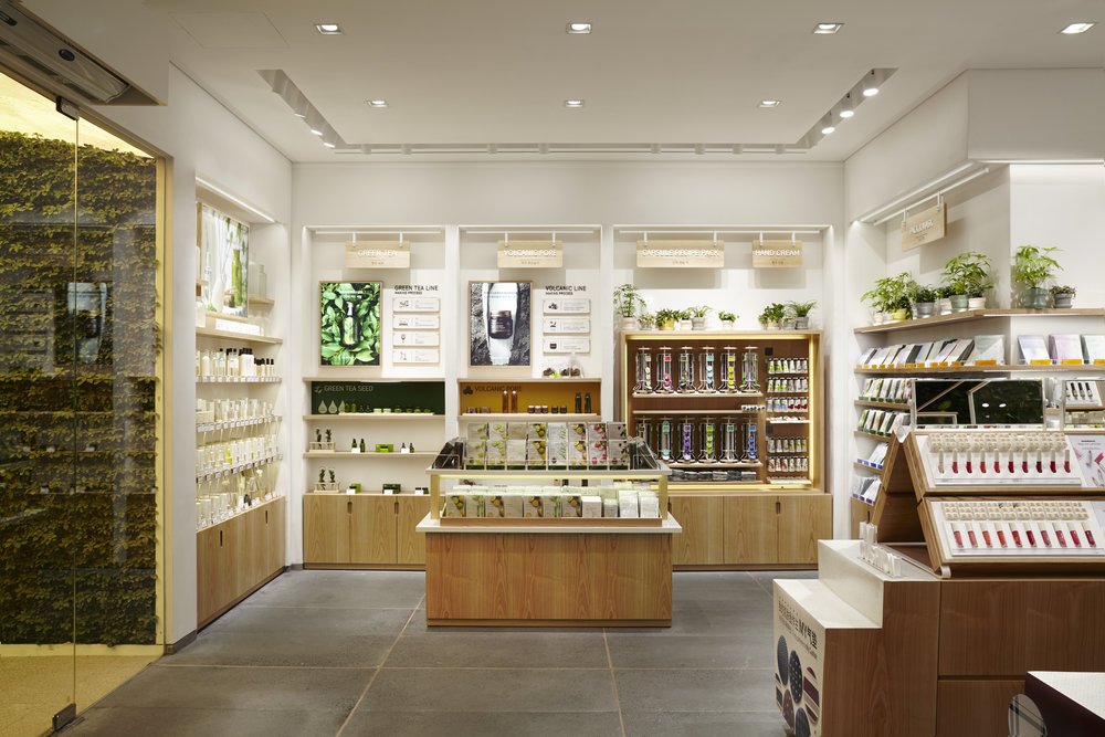 Innisfree Flagship Store Open in Myeongdong 이니스프리 명동 플래그십 스토어 1109_innisfree_01403