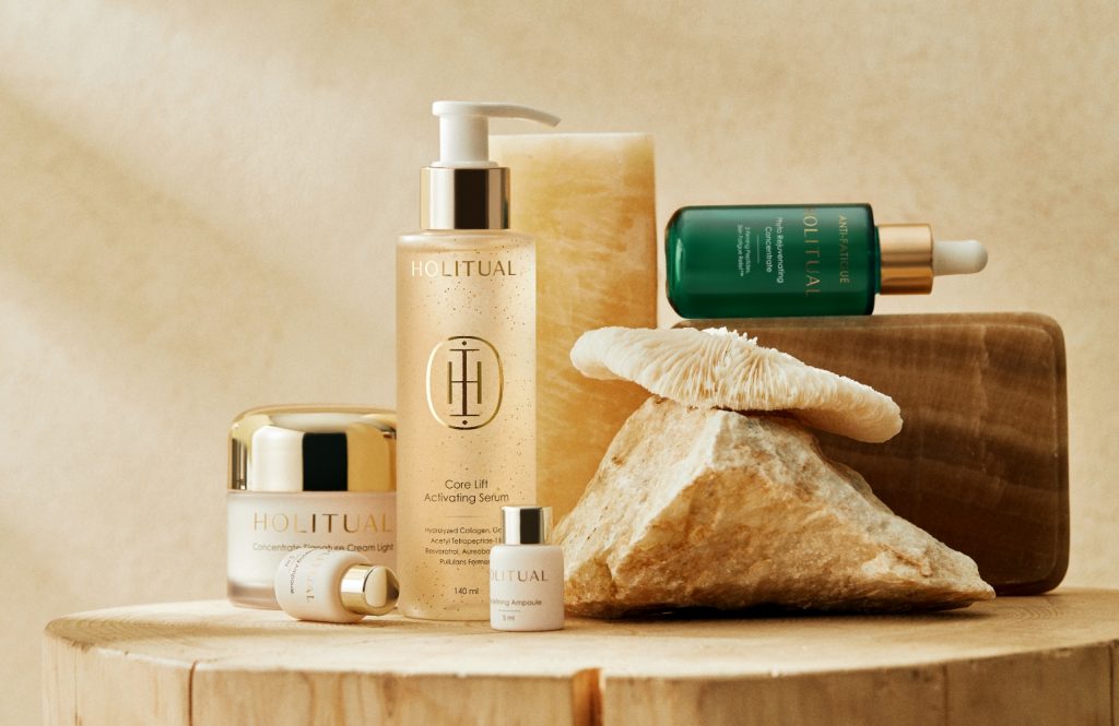 2023 HOLITUAL New Commerce's work list thumbnail