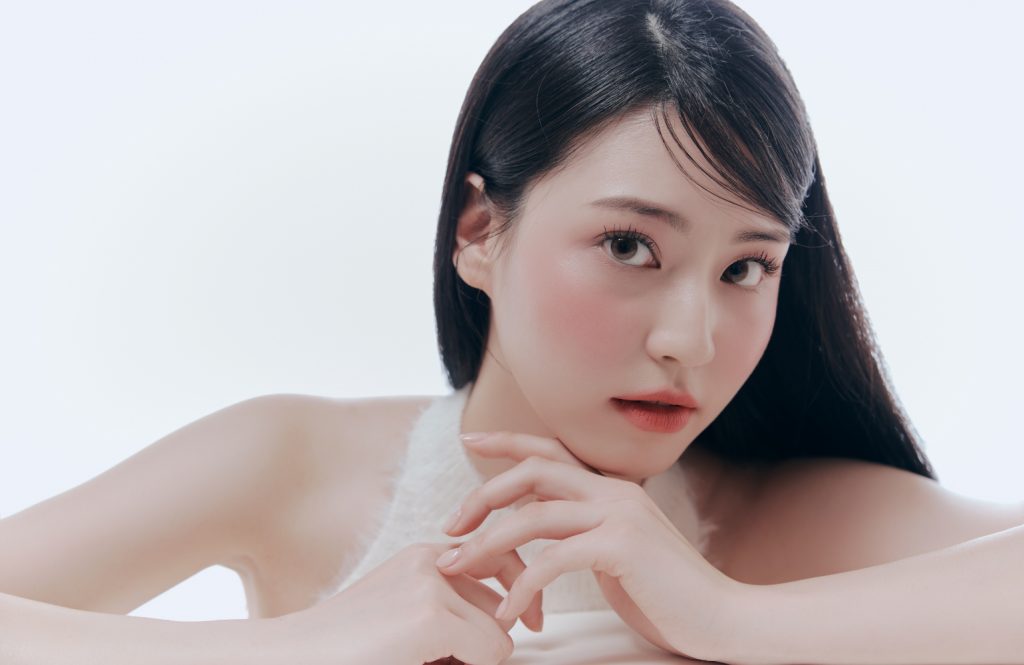 Amore Seongsu MAKEUP & LIFE BLENDING ‘wintry radiance’'s work list thumbnail