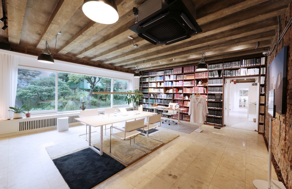 Exhibition [The House of Beauty Scientists] 's work list thumbnail