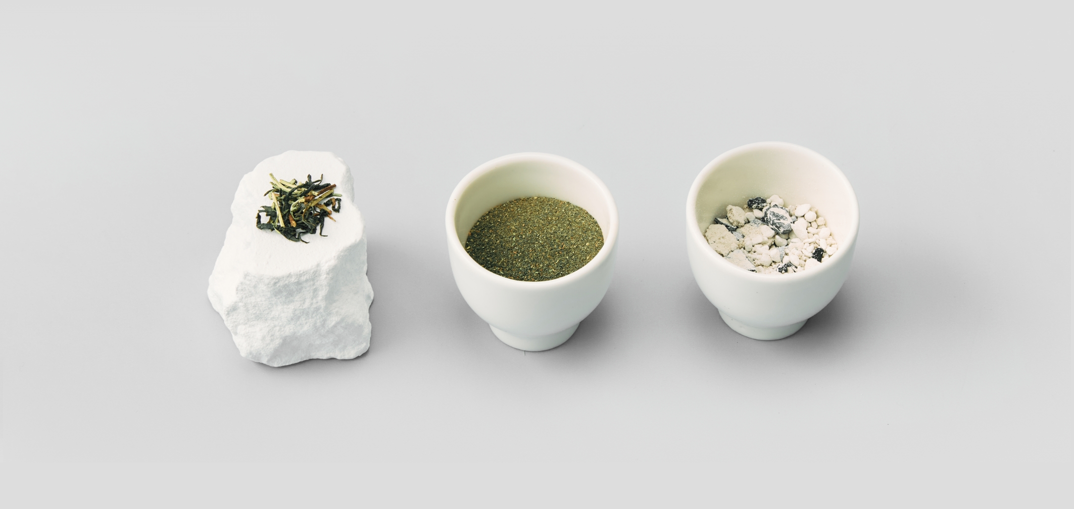 A stone object made from upcycled Osulloc green tea leaves 오설록 폐녹차를 활용한 스톤 오브제 25_22_06-1