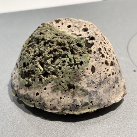 A stone object made from upcycled Osulloc green tea leaves 오설록 폐녹차를 활용한 스톤 오브제 25_22_09_da4_02