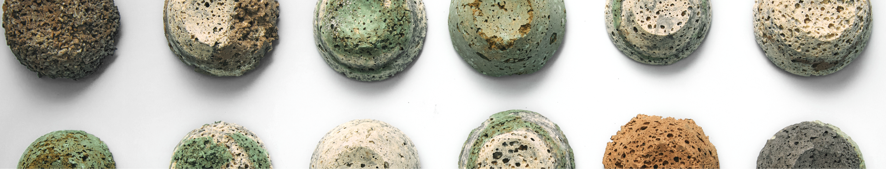 A stone object made from upcycled Osulloc green tea leaves 오설록 폐녹차를 활용한 스톤 오브제 25_22_15