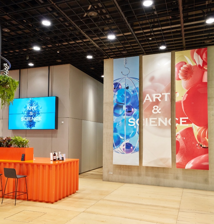 Young, Dynamic, Technology for Life 아모레퍼시픽 미래 기술 시각화 컨텐츠 4_tile_3