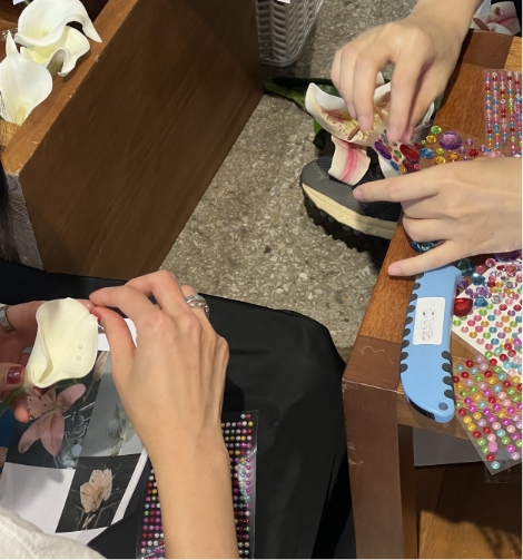 Amore Seongsu MAKEUP&LIFE BLENDING  2025 Autumn ‘All Things Glow’ 2025 가을 메이크업&라이프 블렌딩 ‘All Things Glow’ 25_50_00_grid_00