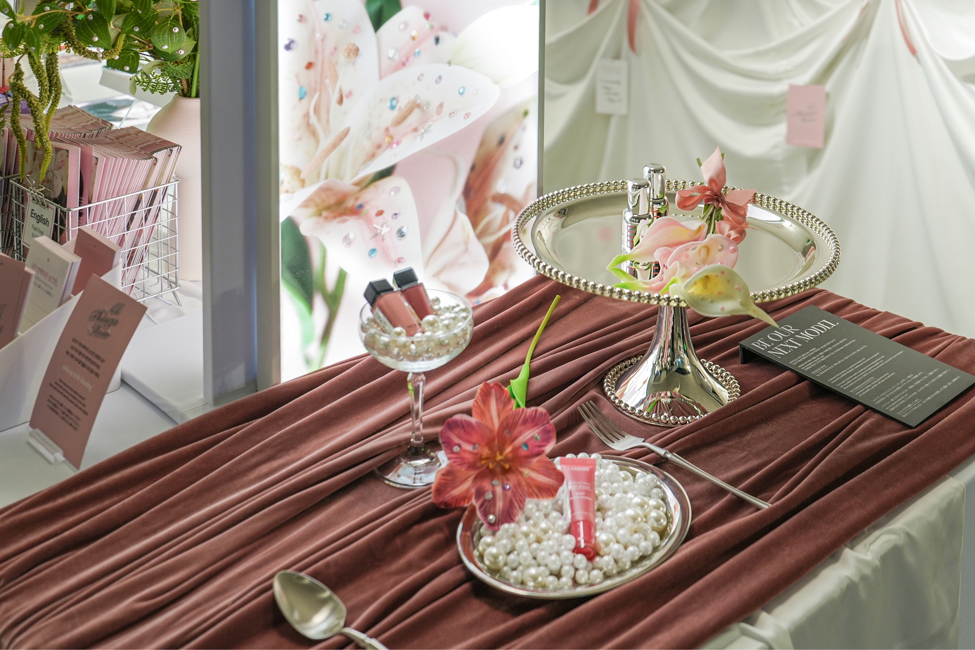 Amore Seongsu MAKEUP&LIFE BLENDING  2025 Autumn ‘All Things Glow’ 2025 가을 메이크업&라이프 블렌딩 ‘All Things Glow’ 25_50_06_sld_00