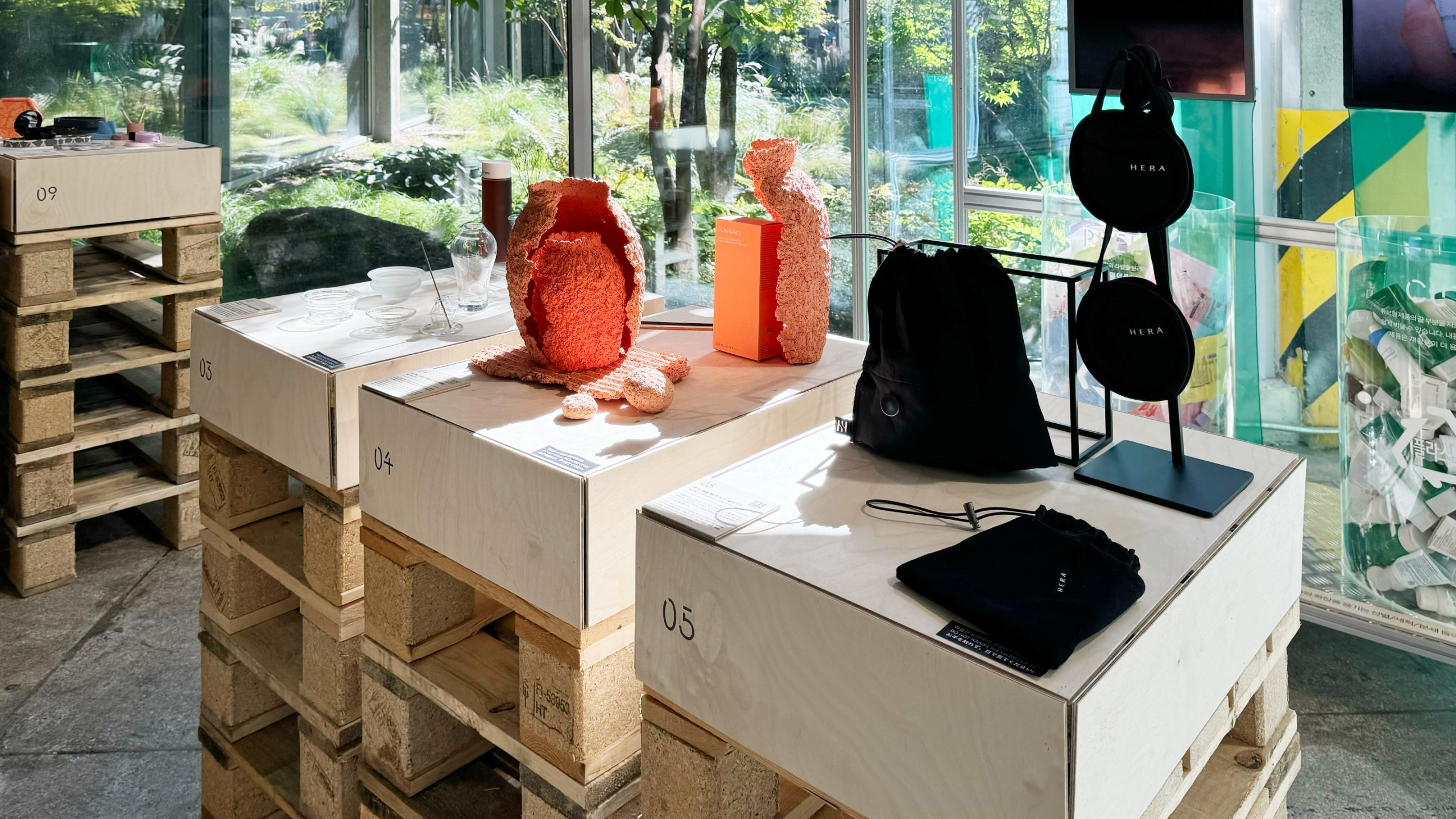 Exhibition Design | AMORE:CYCLE 아모레리사이클 팝업 전시 기획 및 디자인 25_28_18_sld_01-scaled