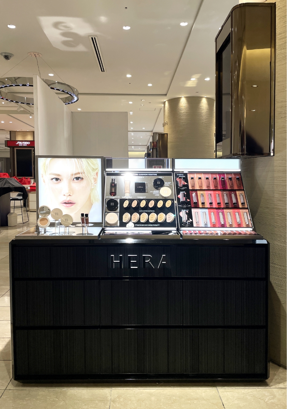 HERA Opens at Tokyo Mitsukoshi Ginza Department Store 헤라 긴자 미츠코시 백화점 오픈 25_61_02_da2_00