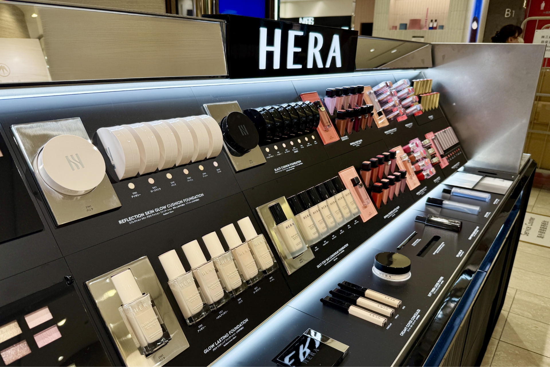 HERA Opens at Tokyo Mitsukoshi Ginza Department Store 헤라 긴자 미츠코시 백화점 오픈 25_61_06_sld_01