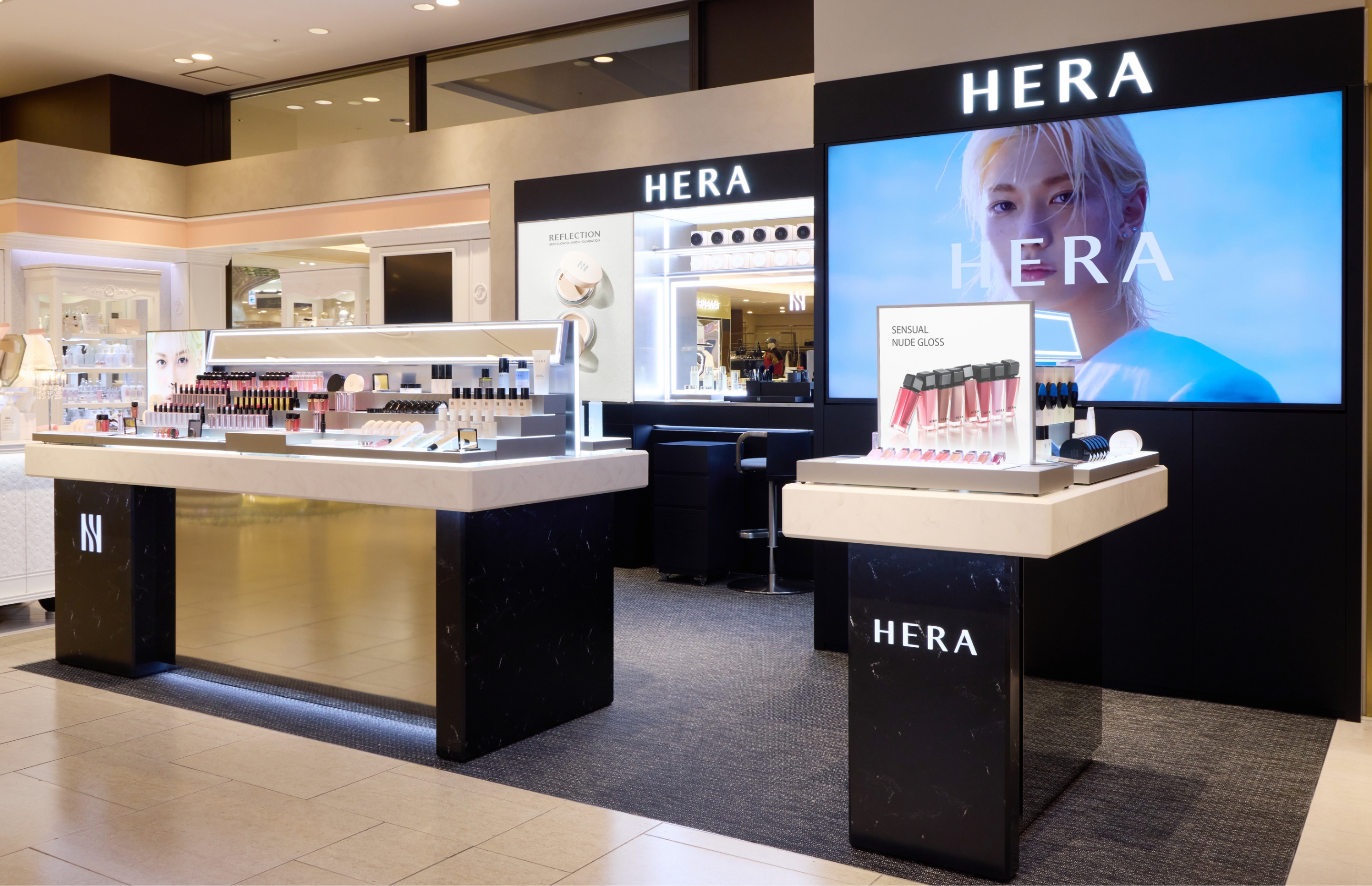 HERA Launches First Japan Store at Hankyu Umeda 헤라 오사카 우메다한큐 백화점 첫 일본 정규 매장 오픈 25_62_05