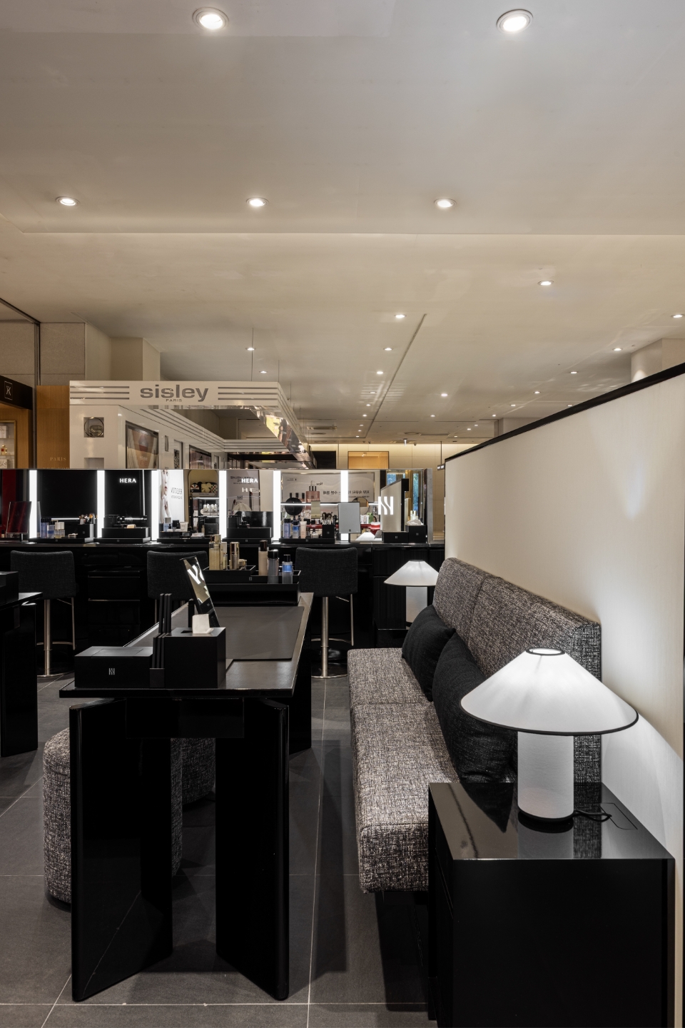 HERA Store Design Renewal : Lotte Dept. Store Jamsil 헤라 공간 디자인 리뉴얼 : 롯데백화점 잠실점 25_70_03_da2_01