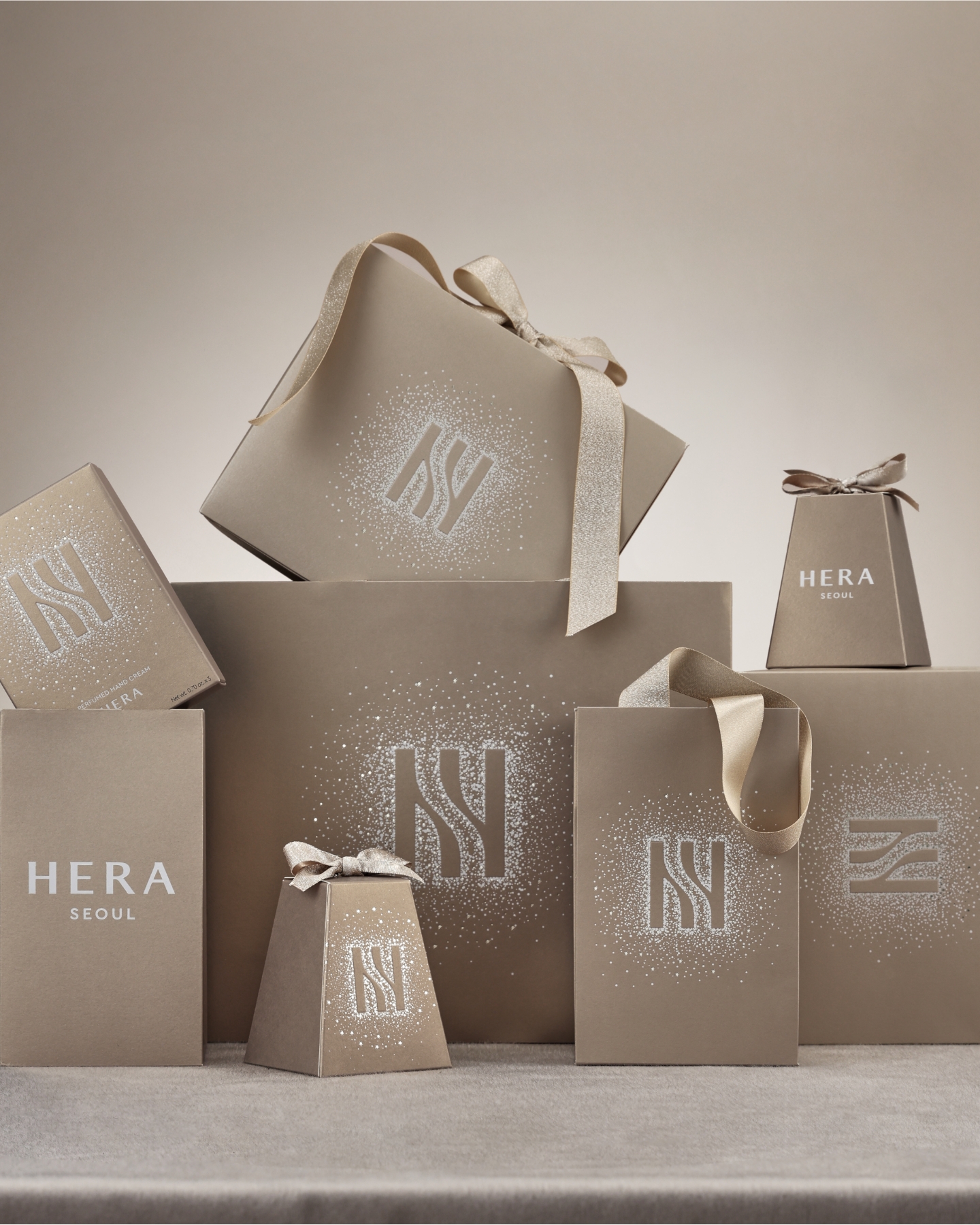 HERA 2025 Holiday collection All that Glam 헤라 25년 홀리데이 컬렉션 All that Glam 25_83_05_gird_00