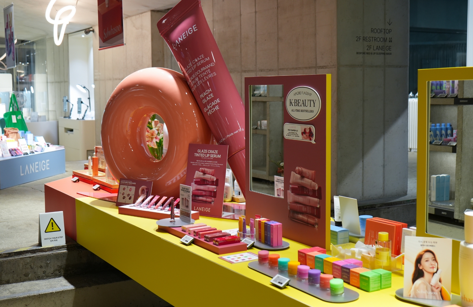 아모레 성수 9월 아모레성수 큐레이션 VMD's work list thumbnail