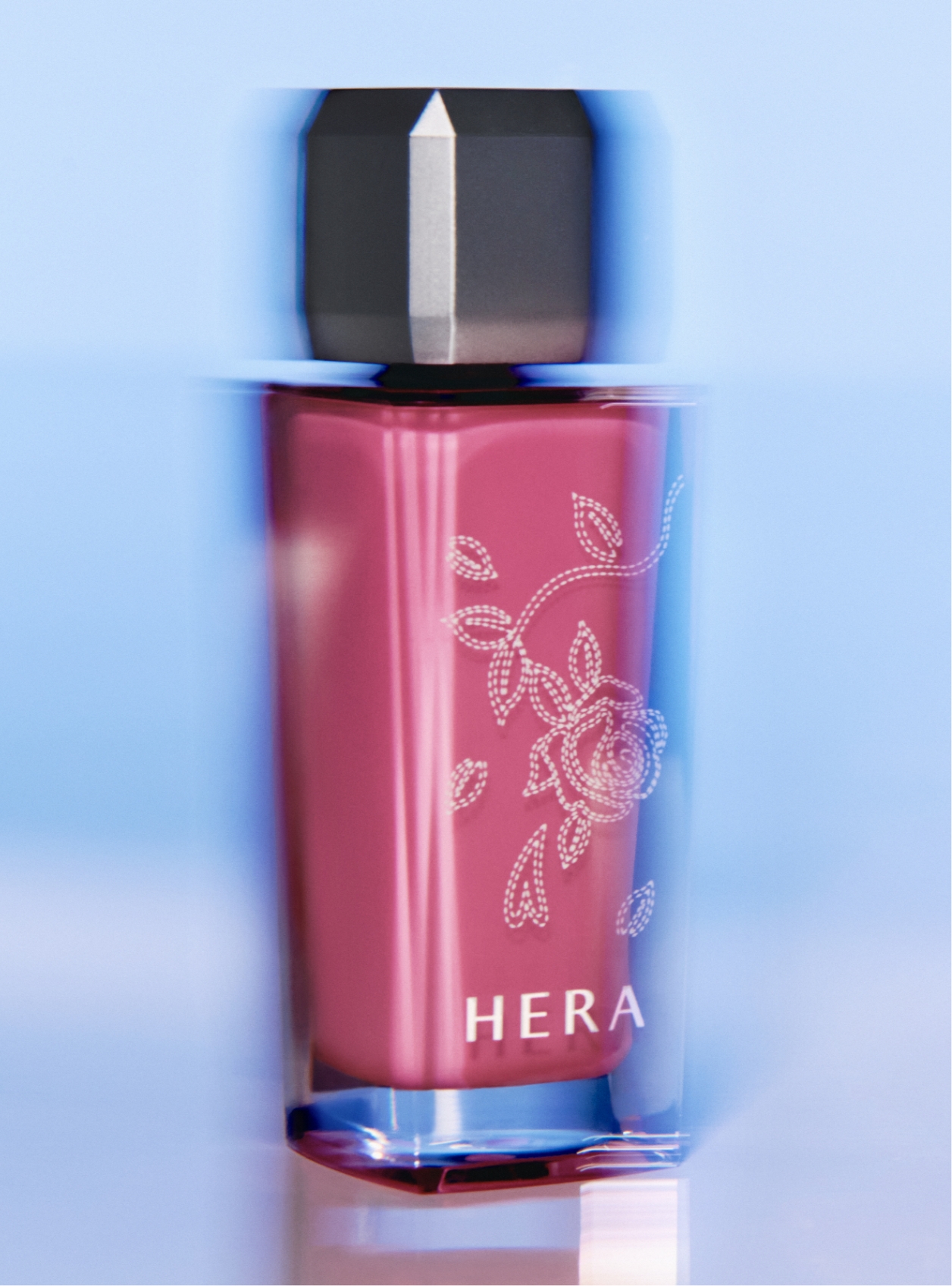 HERA × MARKGONG : ROAD TRIP 헤라 × 마크공 : 로드 트립, 도시의 틀을 깨고 자유를 입다. 26_12_08_da2_01