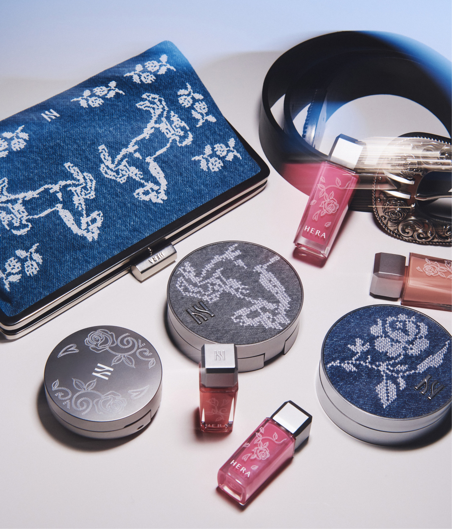 HERA × MARKGONG : ROAD TRIP 헤라 × 마크공 : 로드 트립, 도시의 틀을 깨고 자유를 입다. 26_12_12