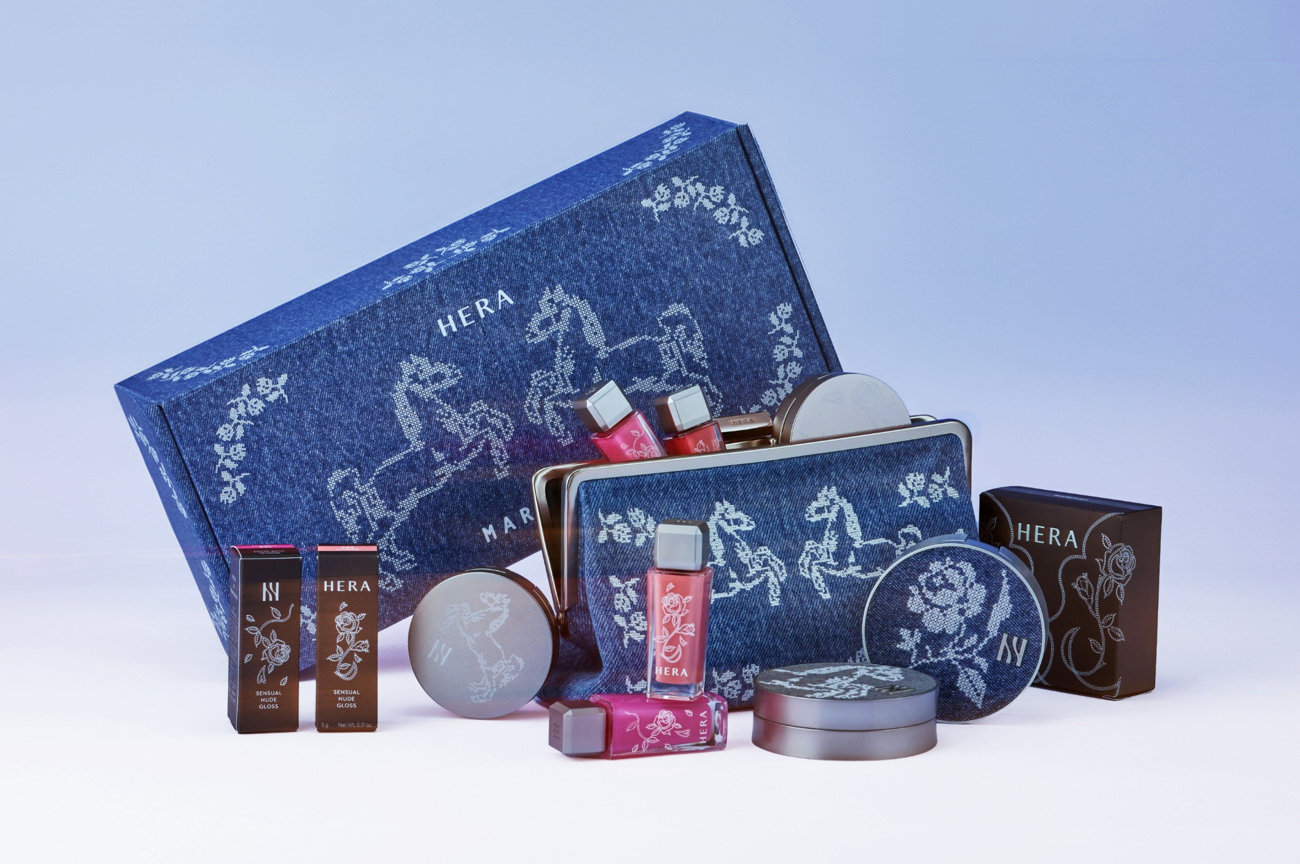 HERA × MARKGONG : ROAD TRIP 헤라 × 마크공 : 로드 트립, 도시의 틀을 깨고 자유를 입다. 26_12_16