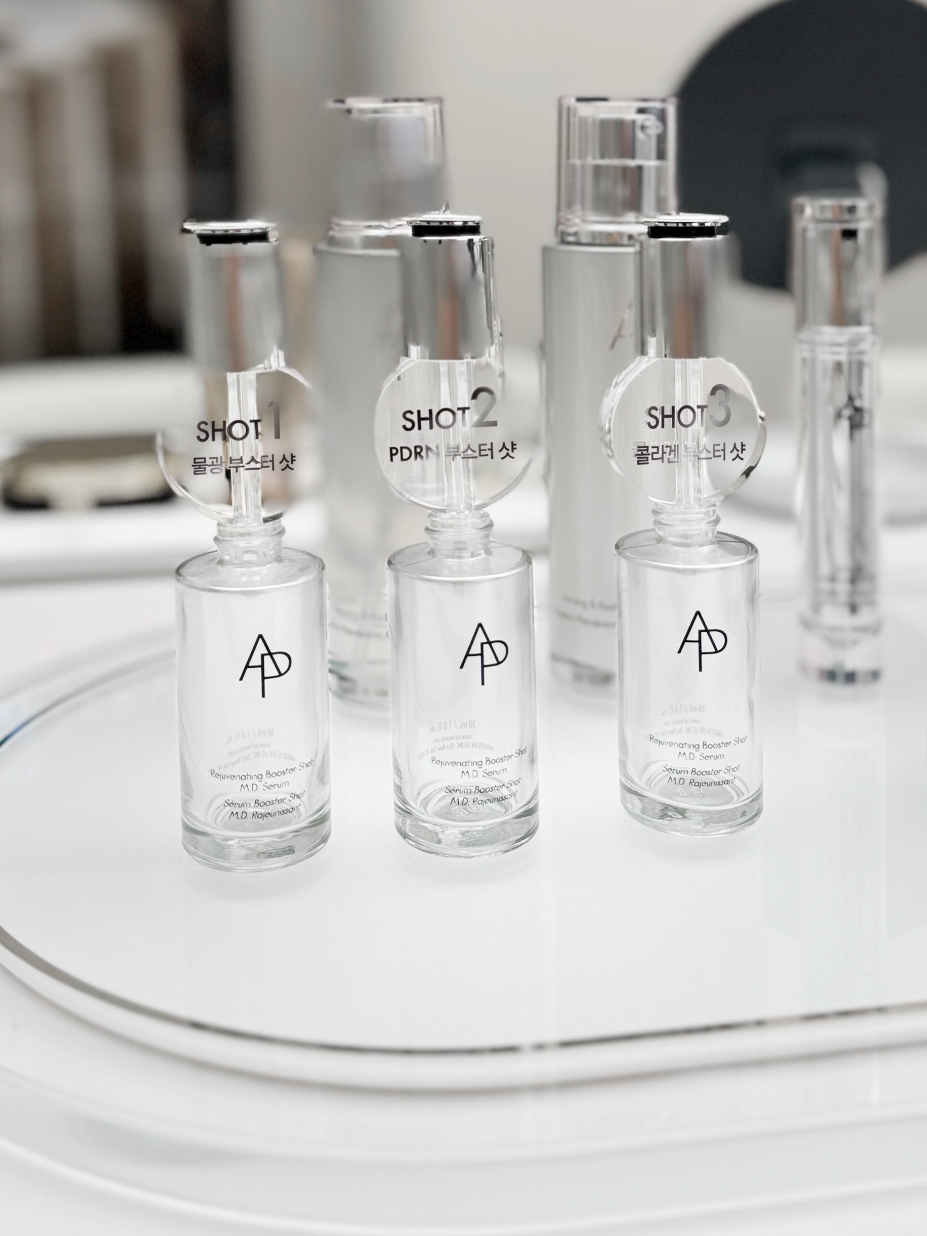 Retail Design for the Launch of Rejuvenating Booster Shot M.D. Serum 리쥬브네이팅 부스터 샷 엠디 세럼 런칭 리테일 디자인 26_41_06_da2_01