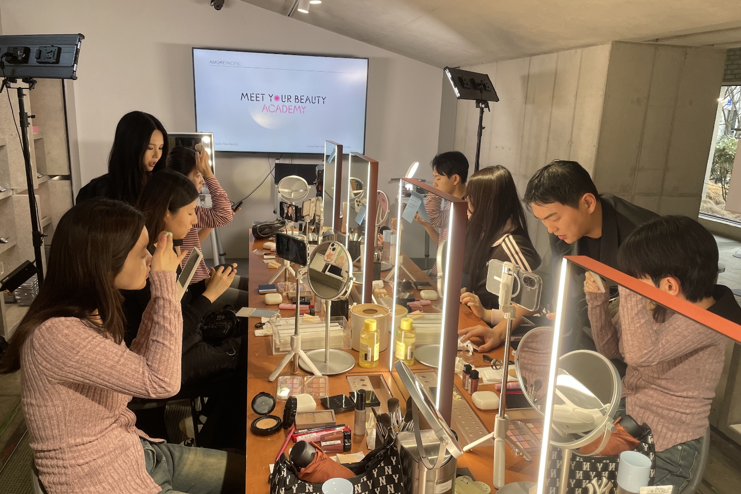 Meet Your Beauty Campaign Identity 밋유어뷰티 캠페인 아이덴티티 26_46_06_sld_02